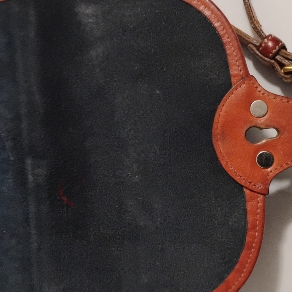Dooney and Bourke Crossbody Vintage Bag - Picture 5 of 16
